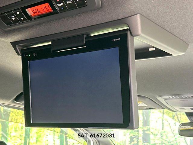 Toyota VOXY HYBRID 2018-02 7880439-3