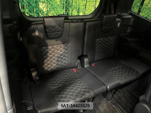 Toyota VOXY HYBRID 2022-09 7880421-9