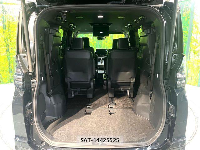 Toyota VOXY HYBRID 2022-09 7880421-10
