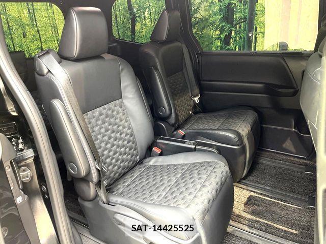 Toyota VOXY HYBRID 2022-09 7880421-8