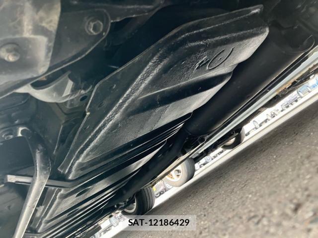 Toyota VOXY HYBRID 2019-03 7880447-9
