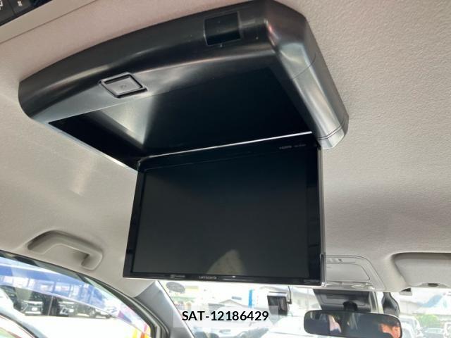 Toyota VOXY HYBRID 2019-03 7880447-26