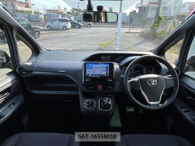 Toyota VOXY HYBRID 2015-06 7880446-1