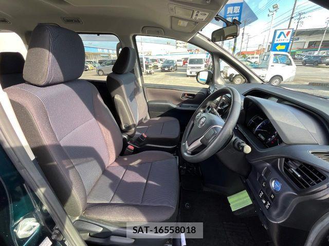 Toyota VOXY HYBRID 2015-06 7880446-7