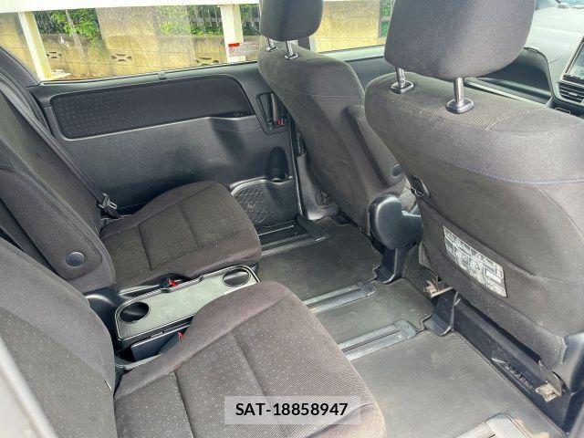 Toyota VOXY HYBRID 2017-05 7880443-9