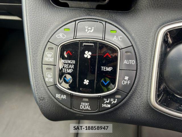 Toyota VOXY HYBRID 2017-05 7880443-14