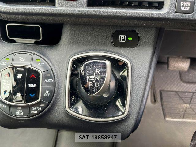 Toyota VOXY HYBRID 2017-05 7880443-19