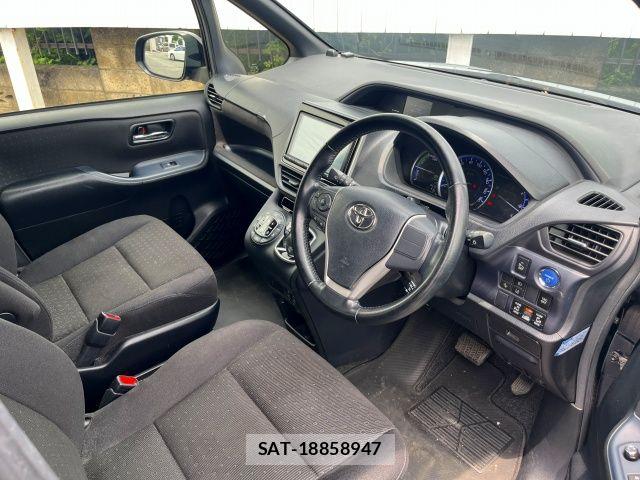 Toyota VOXY HYBRID 2017-05 7880443-3
