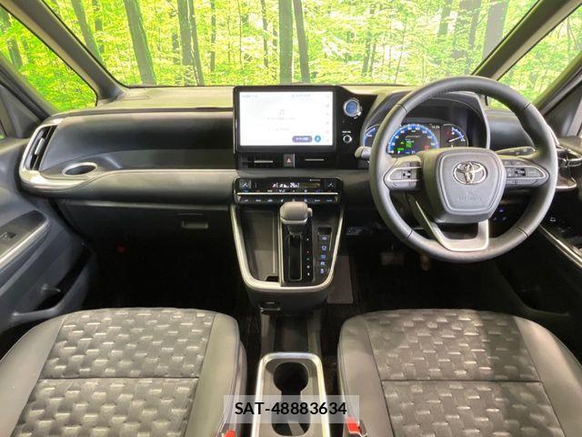 Toyota VOXY HYBRID 2022-03 7880426-1
