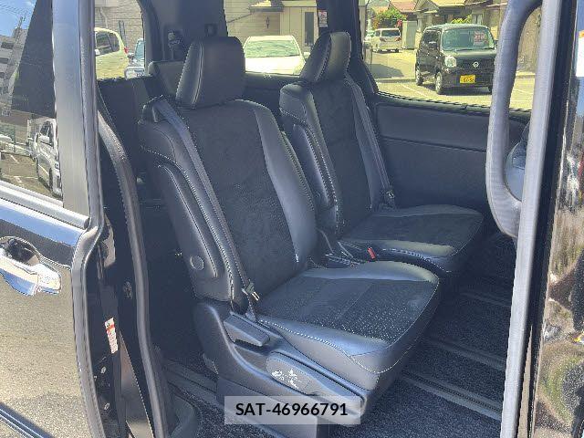 Toyota VOXY HYBRID 2021-03 7880437-9