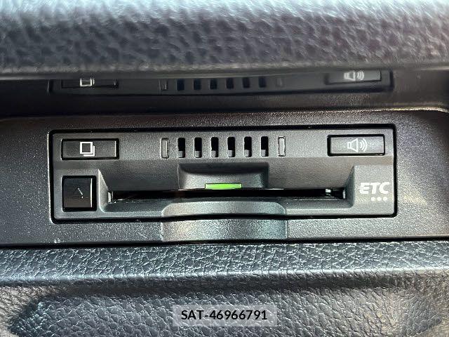 Toyota VOXY HYBRID 2021-03 7880437-15