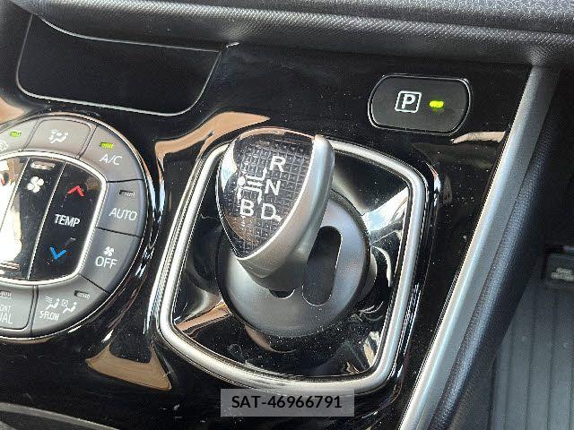 Toyota VOXY HYBRID 2021-03 7880437-19