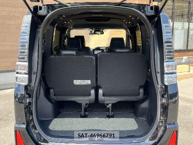 Toyota VOXY HYBRID 2021-03 7880437-20
