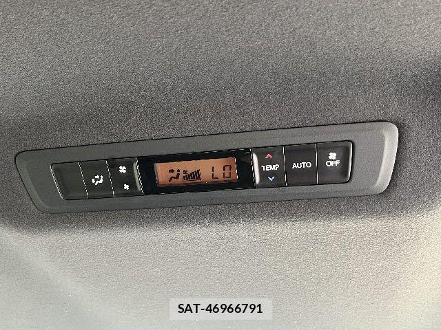 Toyota VOXY HYBRID 2021-03 7880437-23
