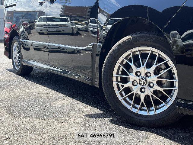 Toyota VOXY HYBRID 2021-03 7880437-25