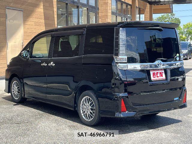 Toyota VOXY HYBRID 2021-03 7880437-8