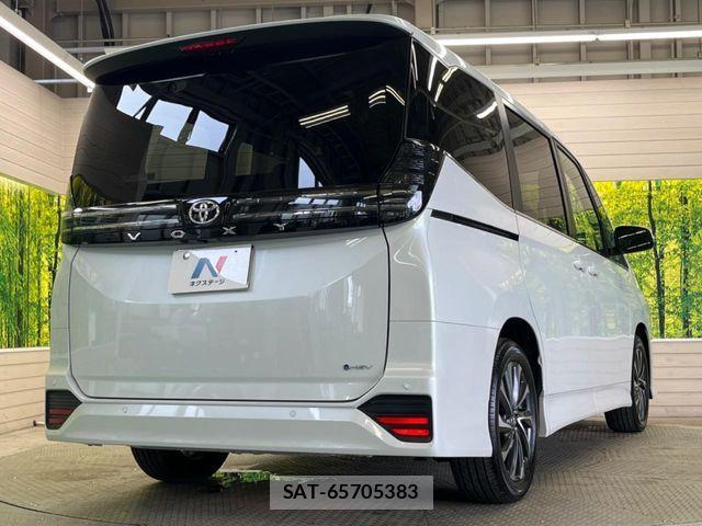 Toyota VOXY HYBRID 2026-03 7880417-16