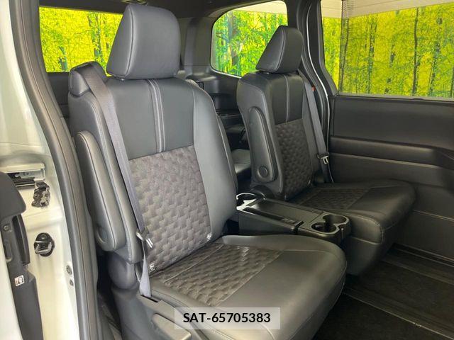 Toyota VOXY HYBRID 2026-03 7880417-8