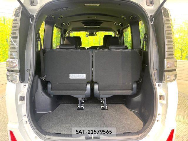 Toyota VOXY HYBRID 2017-11 7880440-10