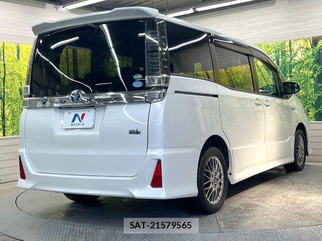 Toyota VOXY HYBRID 2017-11 7880440-16