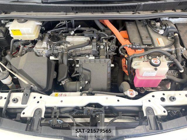 Toyota VOXY HYBRID 2017-11 7880440-17