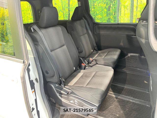 Toyota VOXY HYBRID 2017-11 7880440-8