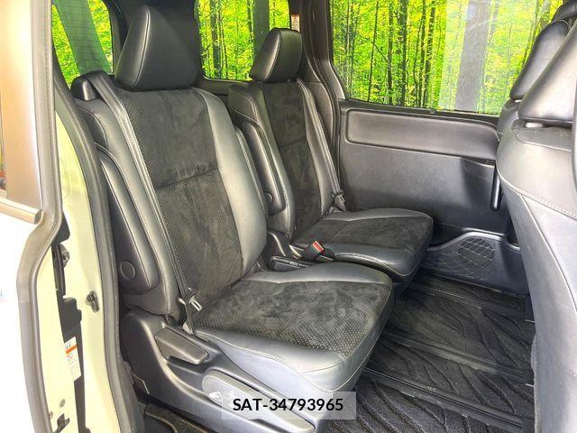 Toyota VOXY HYBRID 2021-04 7880428-9