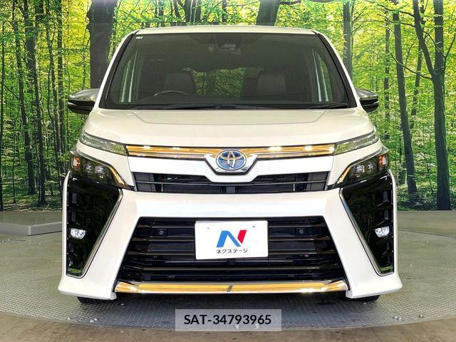 Toyota VOXY HYBRID 2021-04 7880428-12