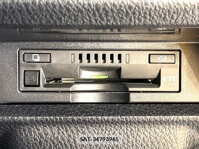 Toyota VOXY HYBRID 2021-04 7880428-5