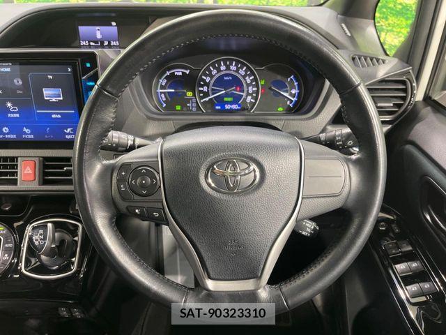 Toyota VOXY HYBRID 2017-11 7880438-11