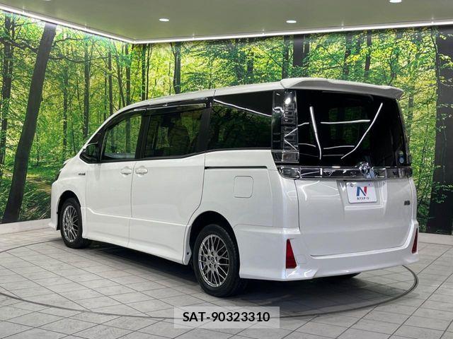 Toyota VOXY HYBRID 2017-11 7880438-17