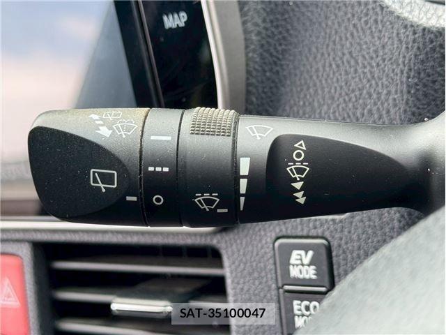 Toyota VOXY HYBRID 2019-06 7880442-15
