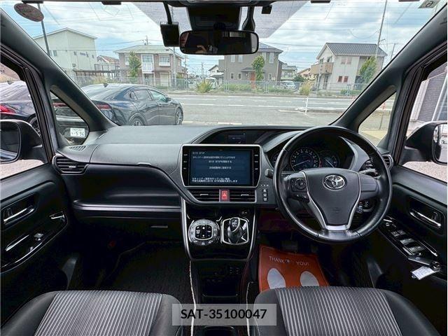Toyota VOXY HYBRID 2019-06 7880442-1