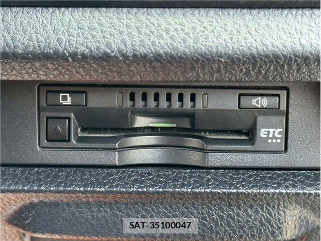 Toyota VOXY HYBRID 2019-06 7880442-24