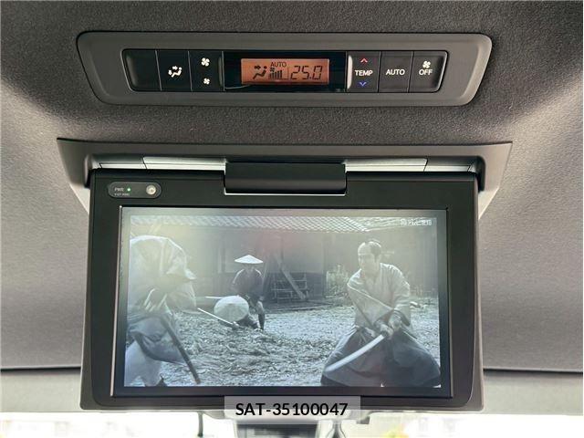 Toyota VOXY HYBRID 2019-06 7880442-28