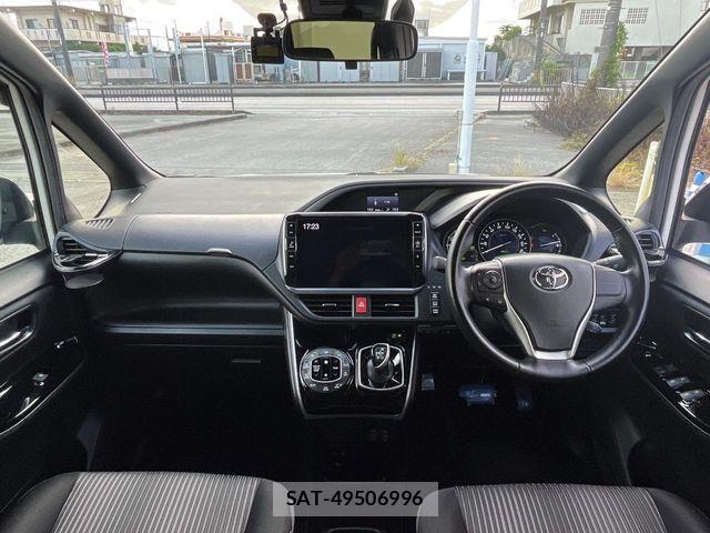 Toyota VOXY HYBRID 2019-10 7880429-1