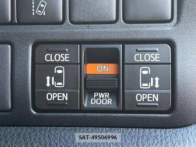 Toyota VOXY HYBRID 2019-10 7880429-7