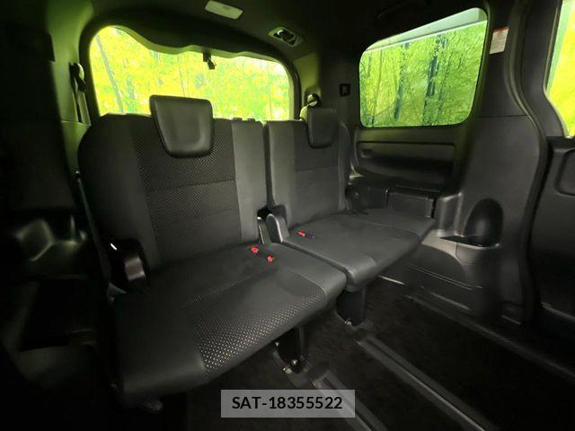 Toyota VOXY HYBRID 2021-08 7880427-9