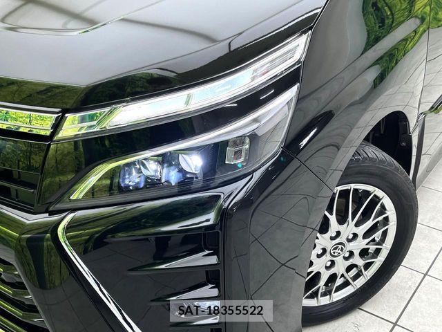 Toyota VOXY HYBRID 2021-08 7880427-12