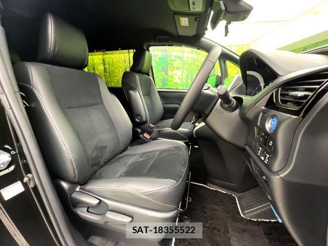 Toyota VOXY HYBRID 2021-08 7880427-7