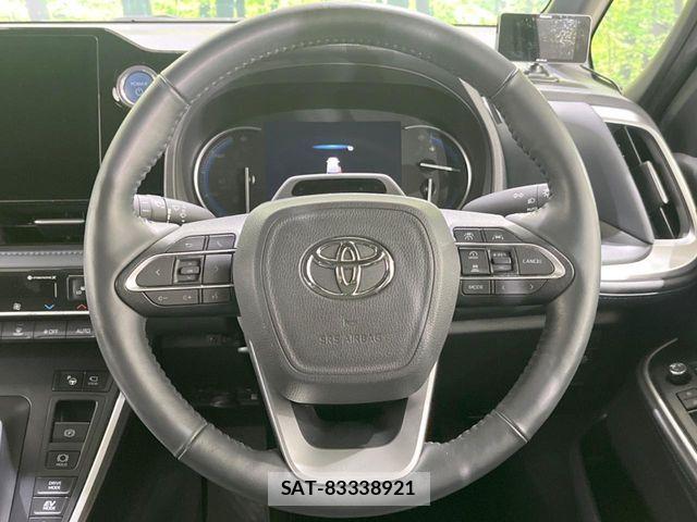 Toyota VOXY HYBRID 2022-10 7880425-10