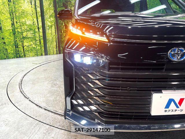 Toyota VOXY HYBRID 2023-01 7880423-12