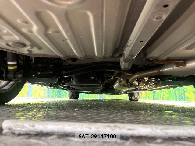 Toyota VOXY HYBRID 2023-01 7880423-19