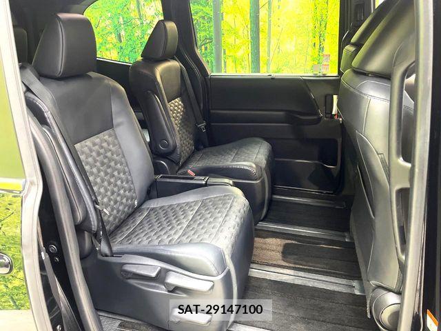 Toyota VOXY HYBRID 2023-01 7880423-8
