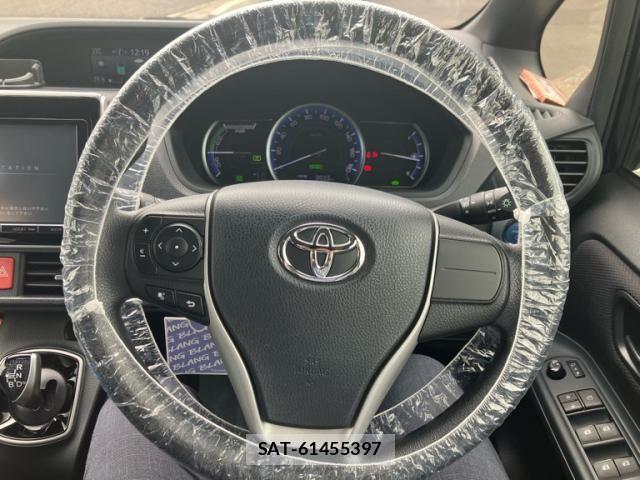 Toyota VOXY HYBRID 2014-03 7880450-20