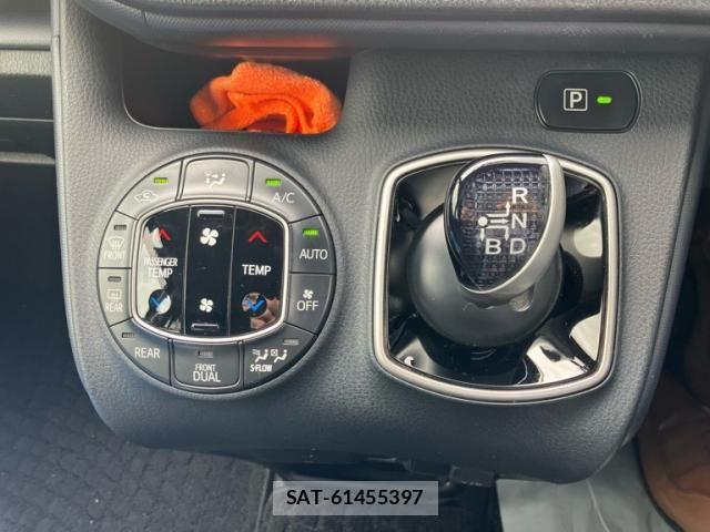 Toyota VOXY HYBRID 2014-03 7880450-23