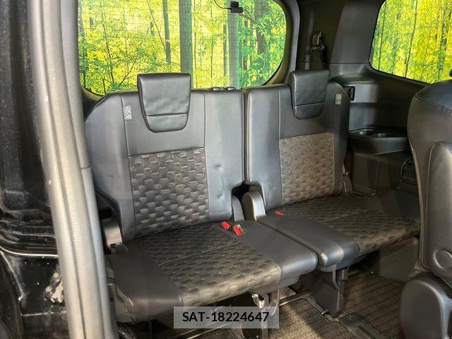 Toyota VOXY HYBRID 2023-02 7903620-10