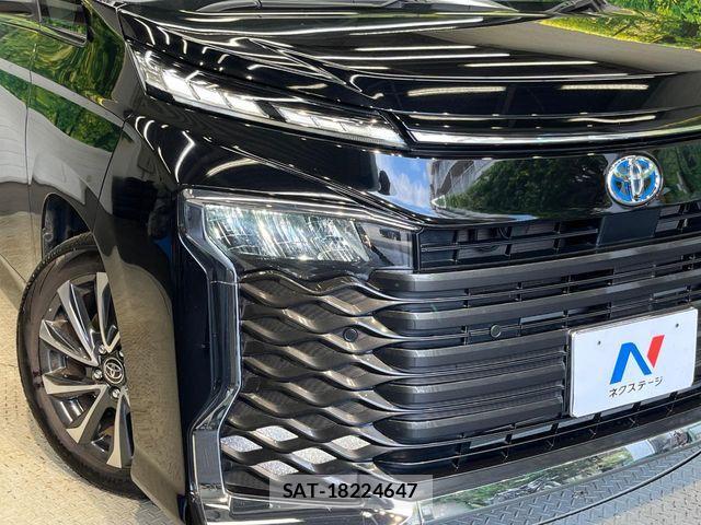Toyota VOXY HYBRID 2023-02 7903620-13
