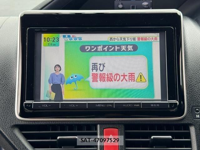 Toyota VOXY HYBRID 2015-08 7903623-18