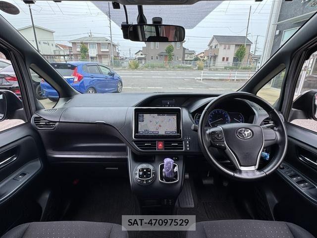 Toyota VOXY HYBRID 2015-08 7903623-1